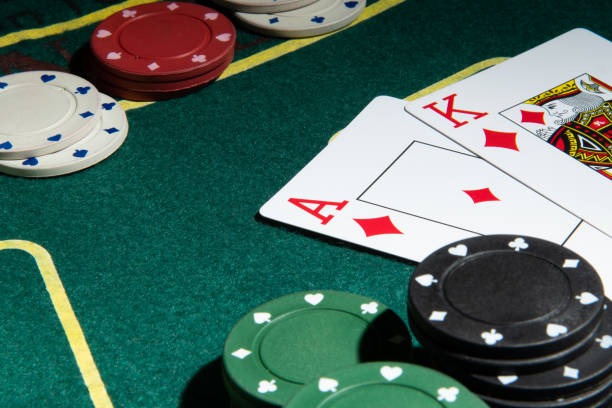 Live roulette wheel spinning with betting board