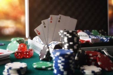Qiu Qiu table showing dealer, cards, and betting interface on j888 slot